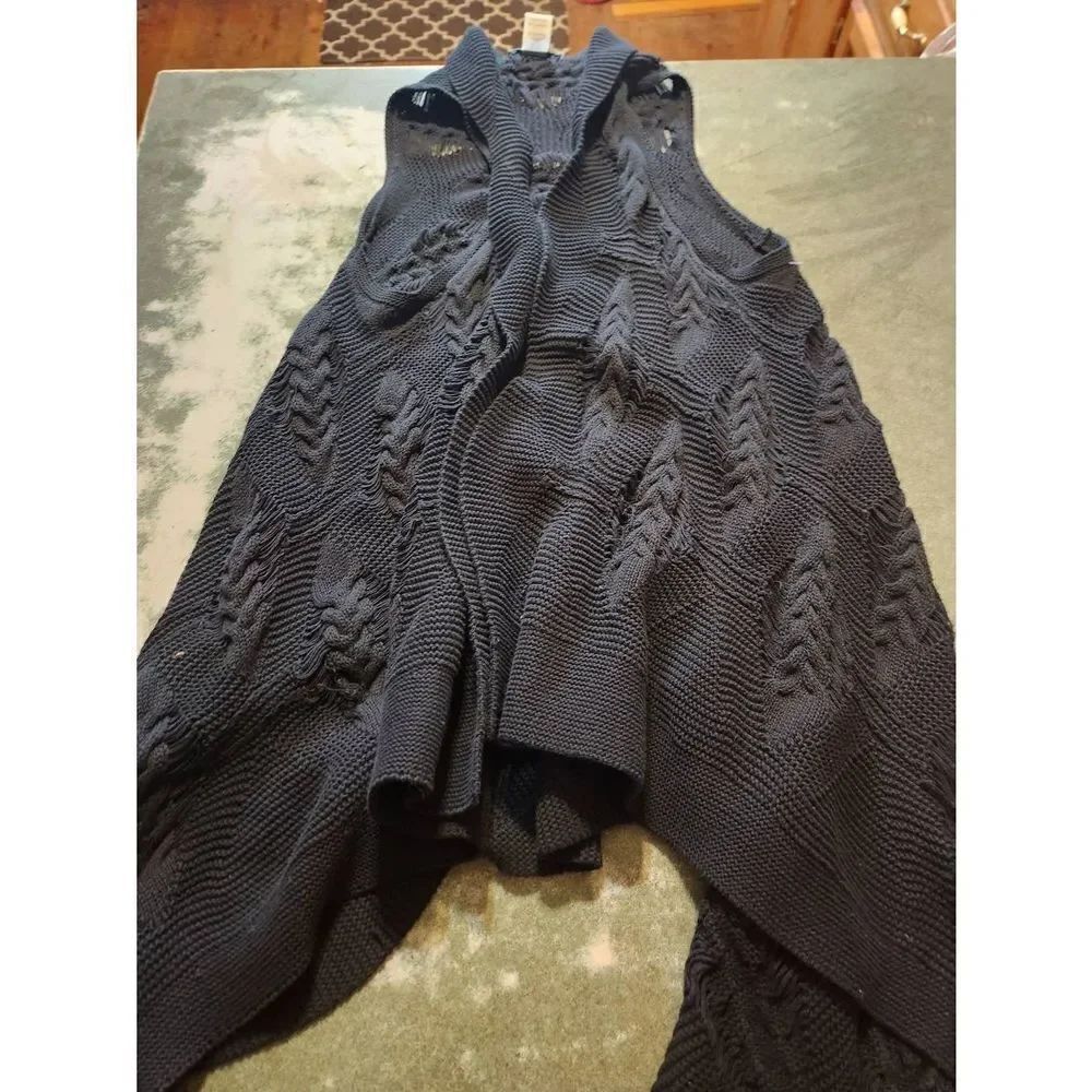 Alice+olivia black high low sweater vest
